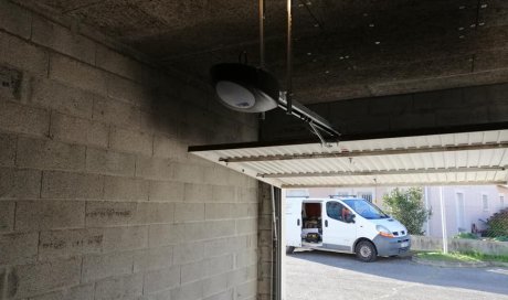 Installation de motorisation d'une porte de garage à Annonay 